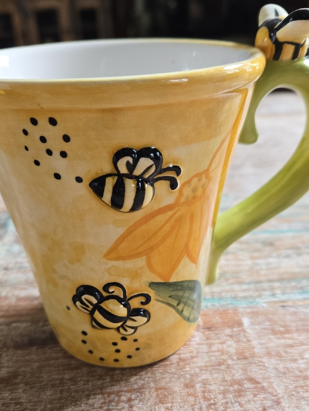 Pier 1 Imports Whimsical Bumble Bee Ceramic Mug NWT    (BIN 010)